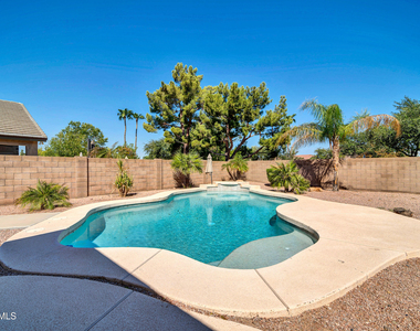 6434 W Kristal Way - Photo Thumbnail 36