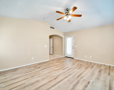 6434 W Kristal Way - Photo Thumbnail 18