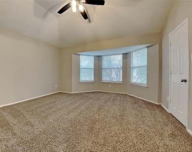 617 Crystal Brook Drive - Photo Thumbnail 7