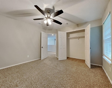 617 Crystal Brook Drive - Photo Thumbnail 12