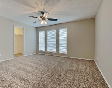 617 Crystal Brook Drive - Photo Thumbnail 14