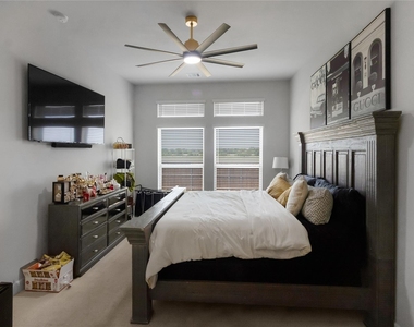 1033 Parkfield Road - Photo Thumbnail 18