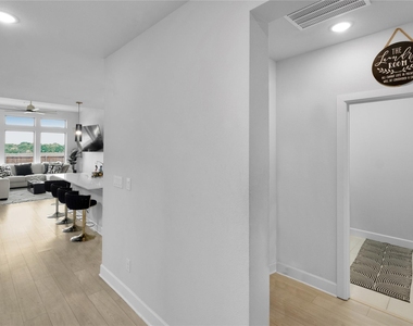 1033 Parkfield Road - Photo Thumbnail 4