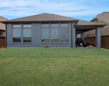 1033 Parkfield Road - Photo Thumbnail 32