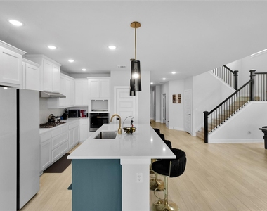 1033 Parkfield Road - Photo Thumbnail 13