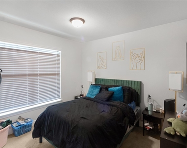 1033 Parkfield Road - Photo Thumbnail 16