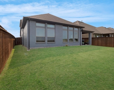 1033 Parkfield Road - Photo Thumbnail 33