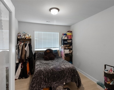 1033 Parkfield Road - Photo Thumbnail 15