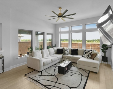 1033 Parkfield Road - Photo Thumbnail 14