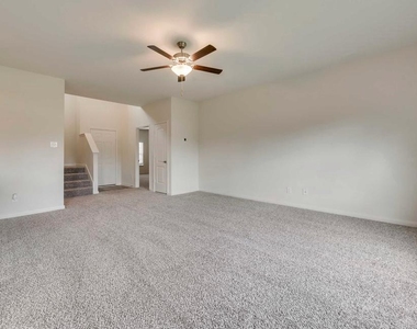 734 Saratoga Drive - Photo Thumbnail 4