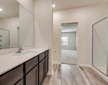 734 Saratoga Drive - Photo Thumbnail 8