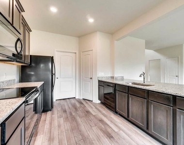 734 Saratoga Drive - Photo Thumbnail 7