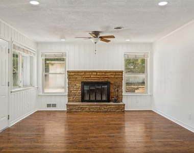 10422 Lake Gardens Drive - Photo Thumbnail 11