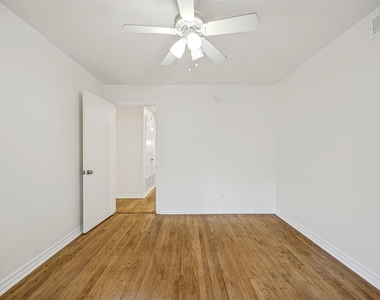 10422 Lake Gardens Drive - Photo Thumbnail 18
