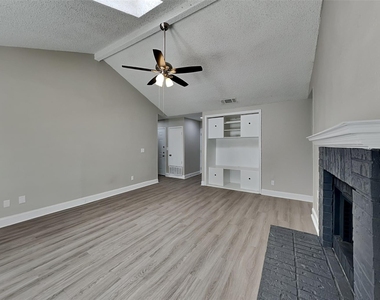 1916 Sharon Drive - Photo Thumbnail 3