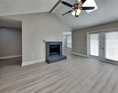 1916 Sharon Drive - Photo Thumbnail 2