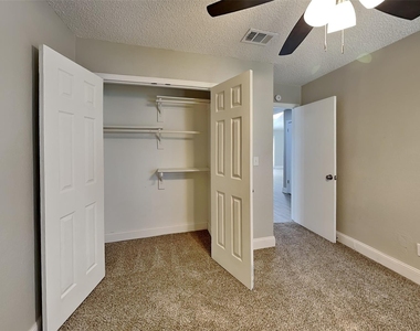 1916 Sharon Drive - Photo Thumbnail 12