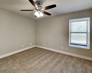 1916 Sharon Drive - Photo Thumbnail 13