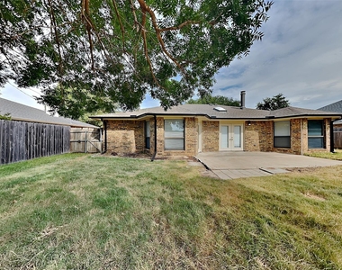 1916 Sharon Drive - Photo Thumbnail 16