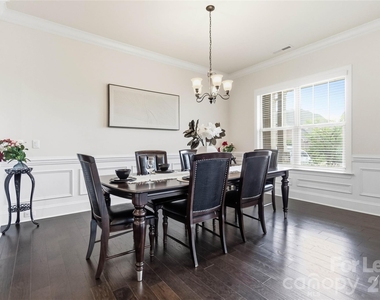 11422 Glanmire Drive - Photo Thumbnail 9