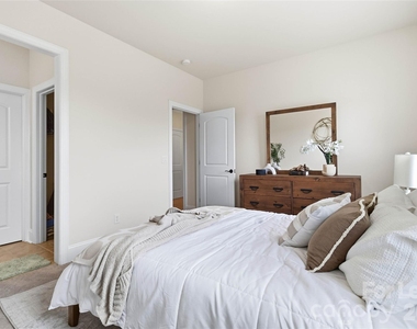 11422 Glanmire Drive - Photo Thumbnail 40