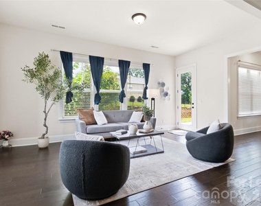 11422 Glanmire Drive - Photo Thumbnail 13