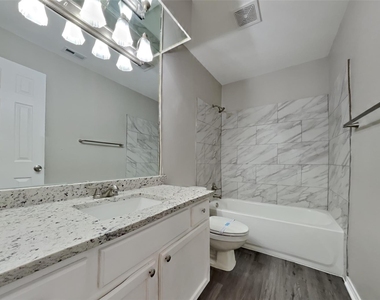 2128 Turf Club Drive - Photo Thumbnail 13
