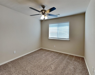 11800 Porcupine Drive - Photo Thumbnail 12