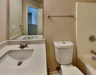 11800 Porcupine Drive - Photo Thumbnail 17