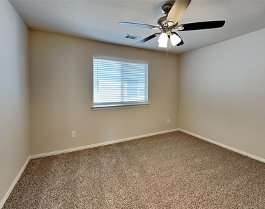 11800 Porcupine Drive - Photo Thumbnail 13