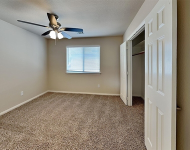 11800 Porcupine Drive - Photo Thumbnail 16