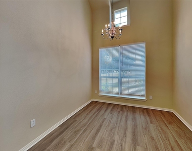 11800 Porcupine Drive - Photo Thumbnail 5