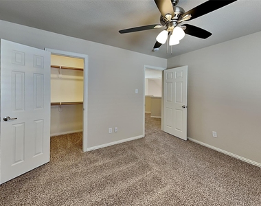 11800 Porcupine Drive - Photo Thumbnail 14