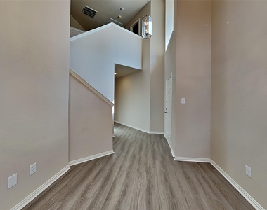 11800 Porcupine Drive - Photo Thumbnail 6