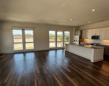 6303 Frisco Square Boulevard - Photo Thumbnail 6