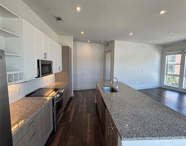 6303 Frisco Square Boulevard - Photo Thumbnail 4