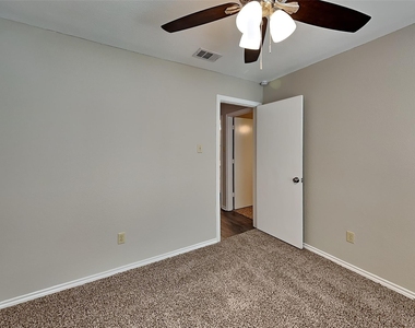 2613 Forestview Drive - Photo Thumbnail 13