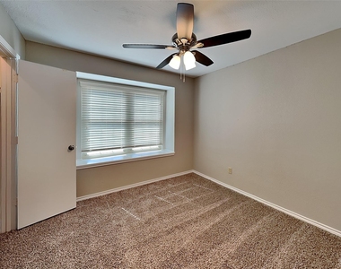 2613 Forestview Drive - Photo Thumbnail 12