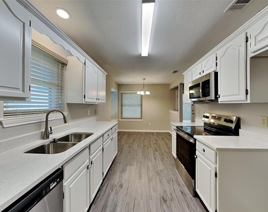 2613 Forestview Drive - Photo Thumbnail 4