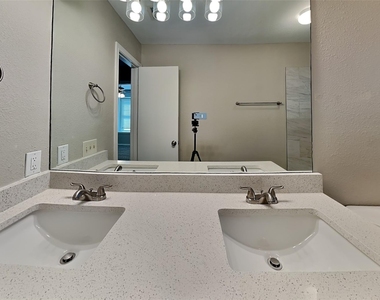 2613 Forestview Drive - Photo Thumbnail 14
