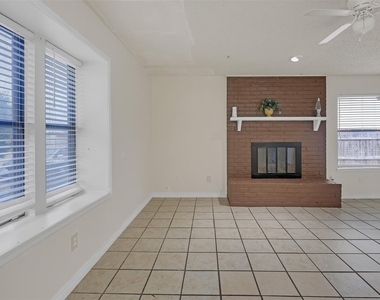 919 Southmoor Drive - Photo Thumbnail 1