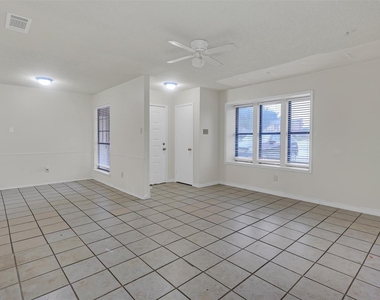 919 Southmoor Drive - Photo Thumbnail 3
