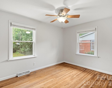 4231 Mantle Court - Photo Thumbnail 7