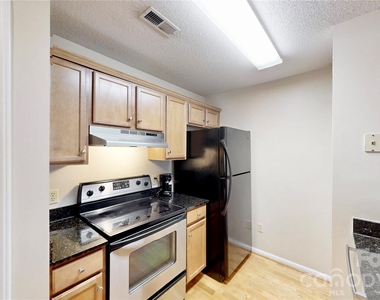 424 Mather Green Avenue - Photo Thumbnail 12