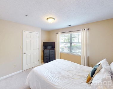 424 Mather Green Avenue - Photo Thumbnail 14