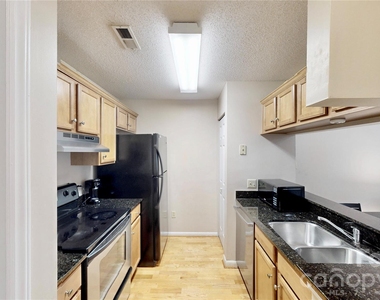 424 Mather Green Avenue - Photo Thumbnail 10