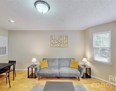 424 Mather Green Avenue - Photo Thumbnail 4