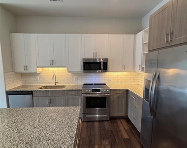 6303 Frisco Square Boulevard - Photo Thumbnail 3
