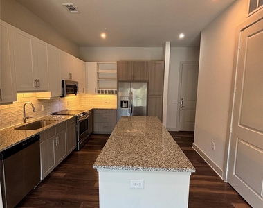 6303 Frisco Square Boulevard - Photo Thumbnail 4