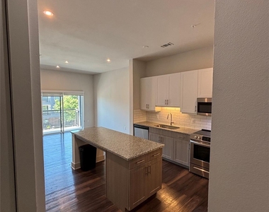 6303 Frisco Square Boulevard - Photo Thumbnail 2
